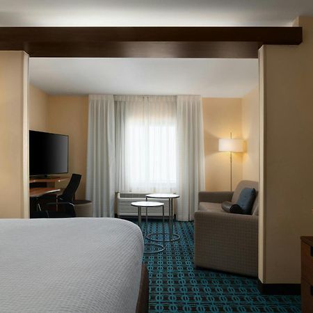 Fairfield Inn & Suites By Marriott Лондон Экстерьер фото