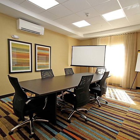Fairfield Inn & Suites By Marriott Лондон Экстерьер фото
