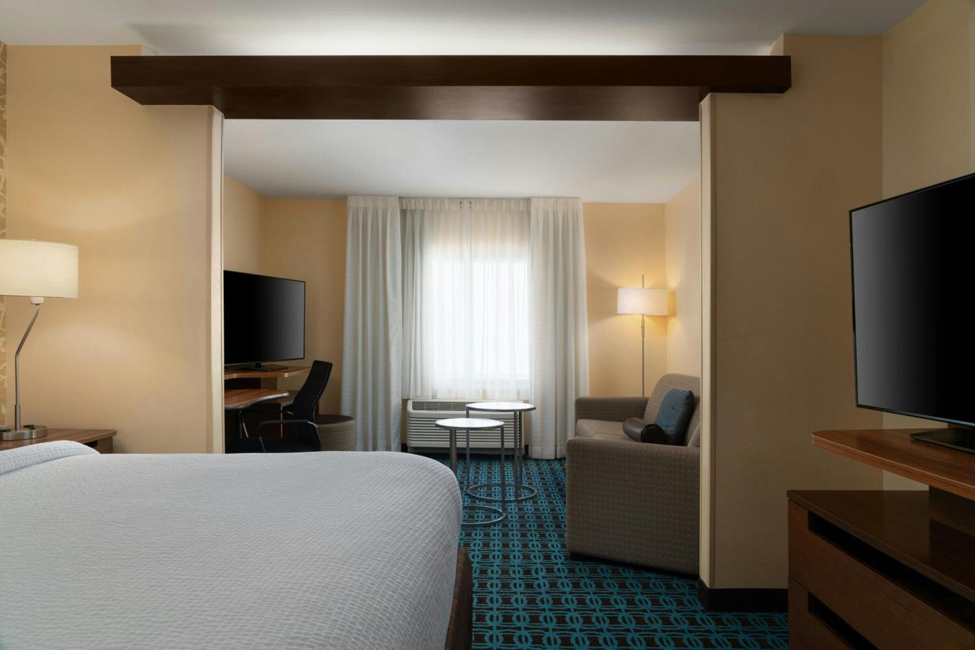 Fairfield Inn & Suites By Marriott Лондон Экстерьер фото