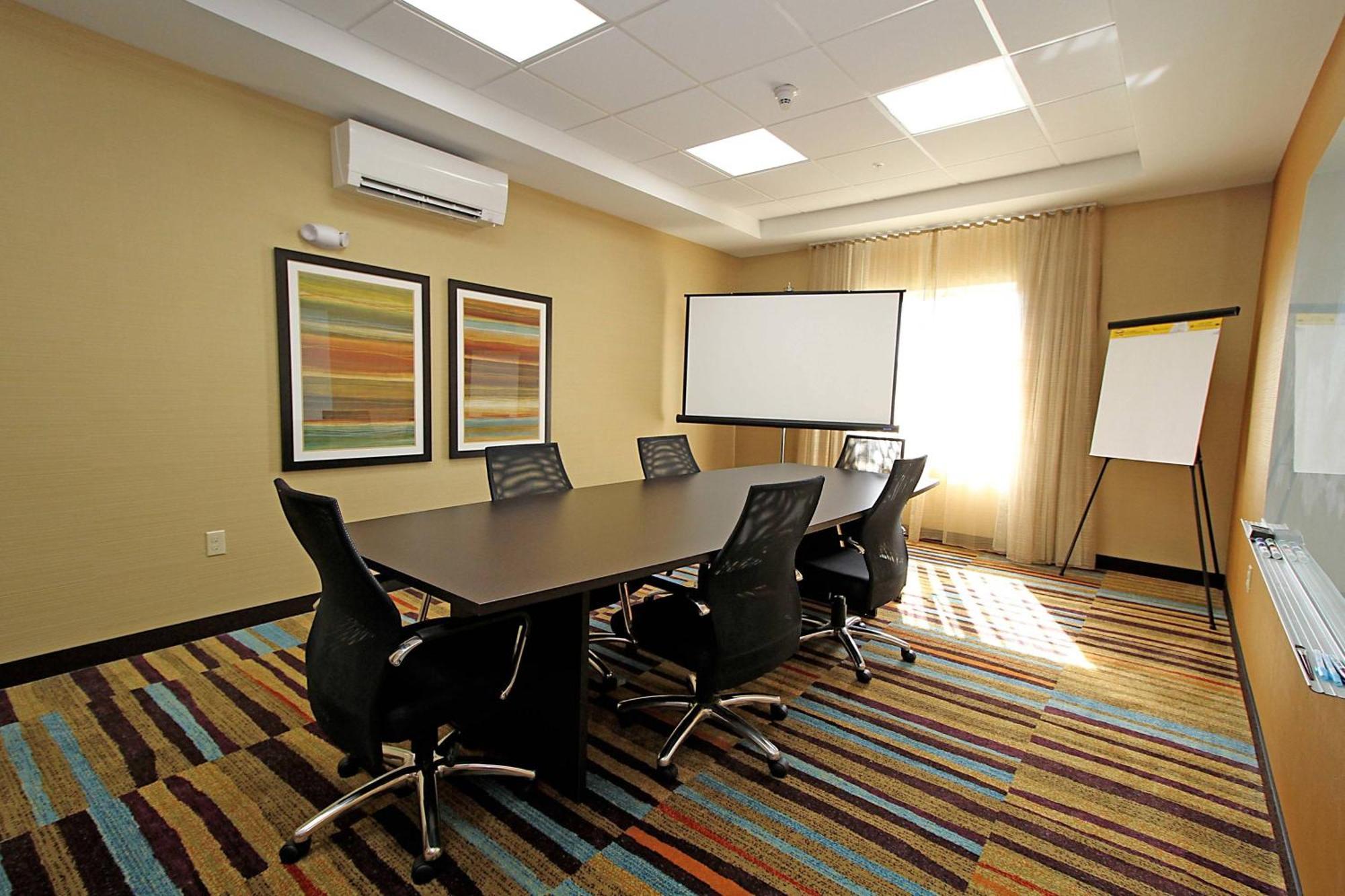 Fairfield Inn & Suites By Marriott Лондон Экстерьер фото